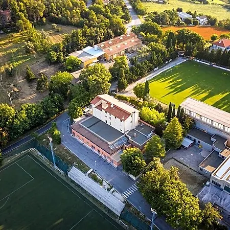 Settecolli Sport فندق